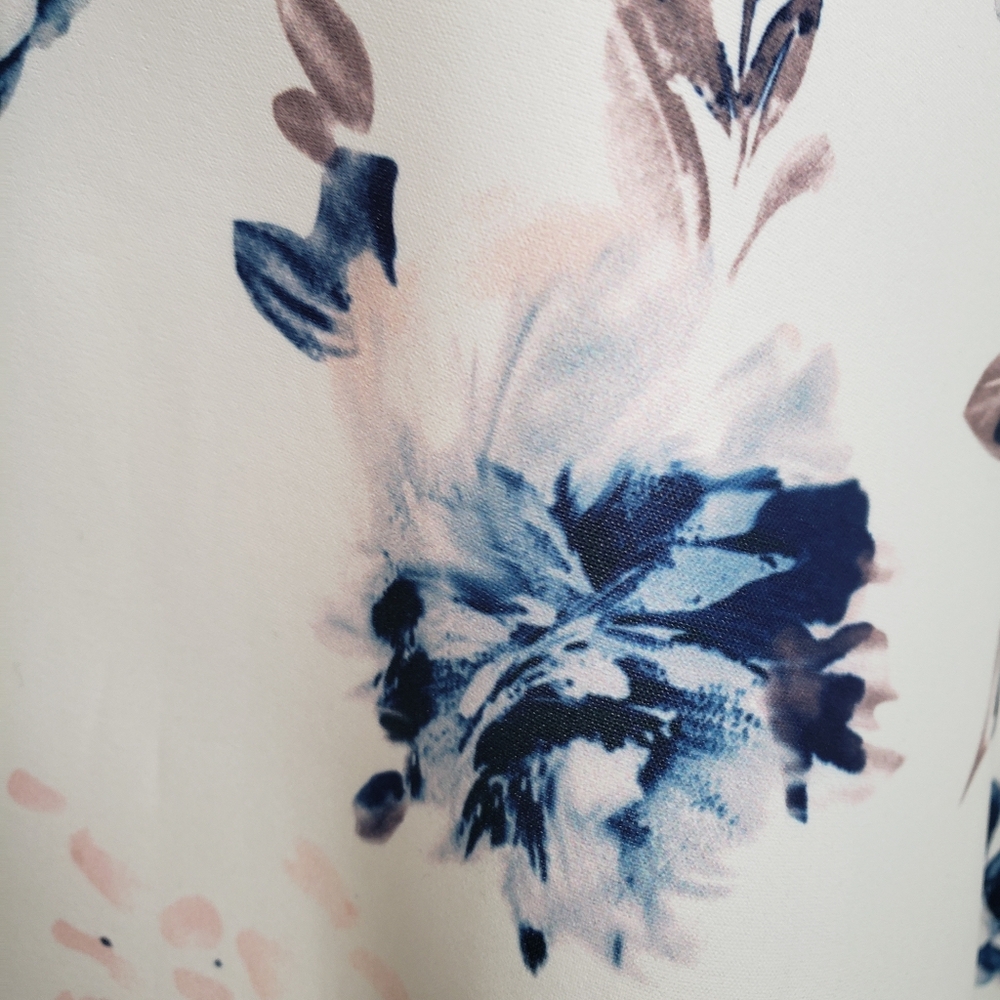Woman's Floral Sleeveless Blouse - Size L - Picture 6 of 7